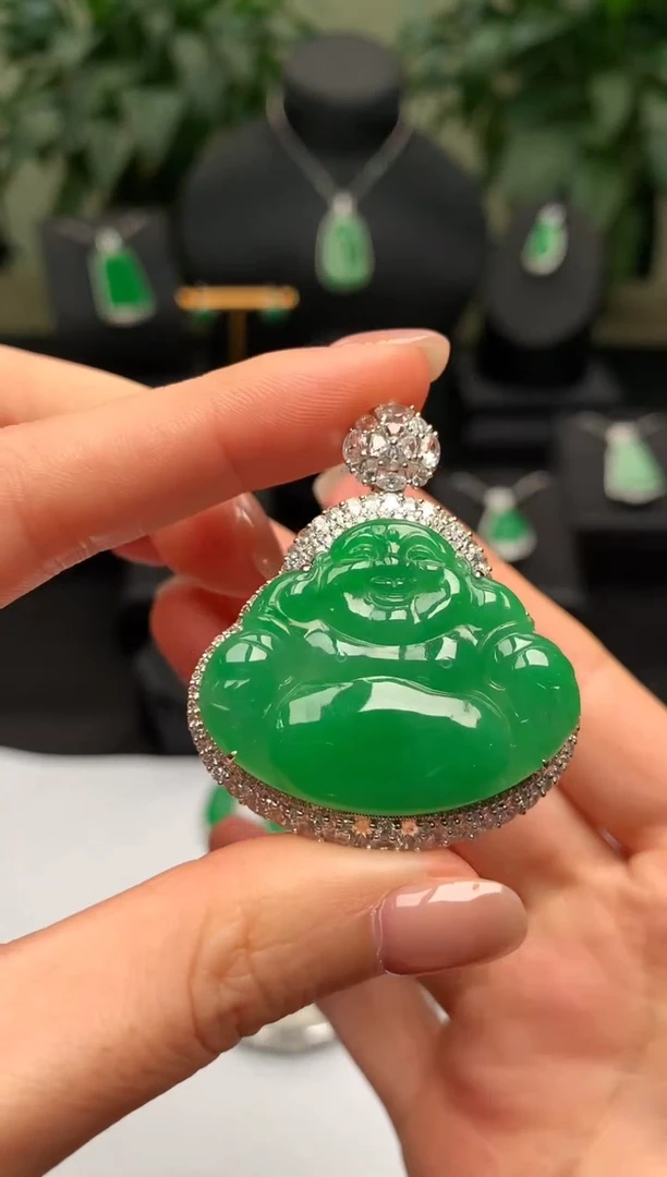 颈饰18K金镶嵌翡翠佛公