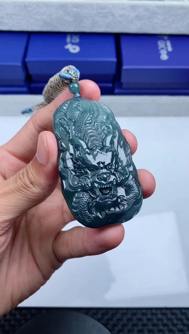 翡翠未镶嵌颈饰111111111