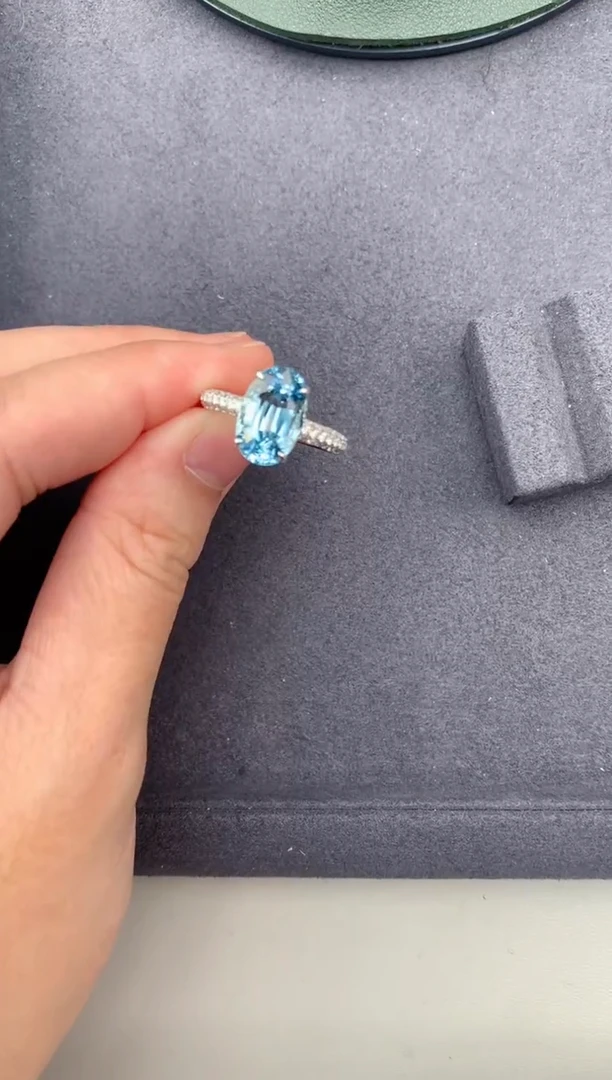 【闪购商品】海蓝宝石戒指18K金镶嵌3.2ct海蓝宝戒指