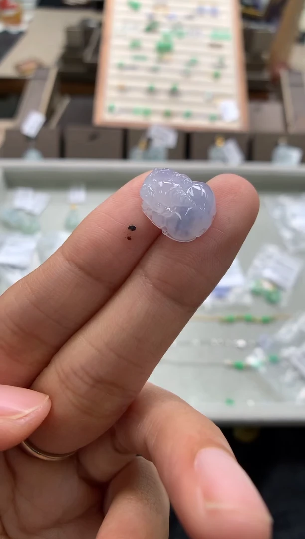 颈饰未镶嵌翡翠貔貅