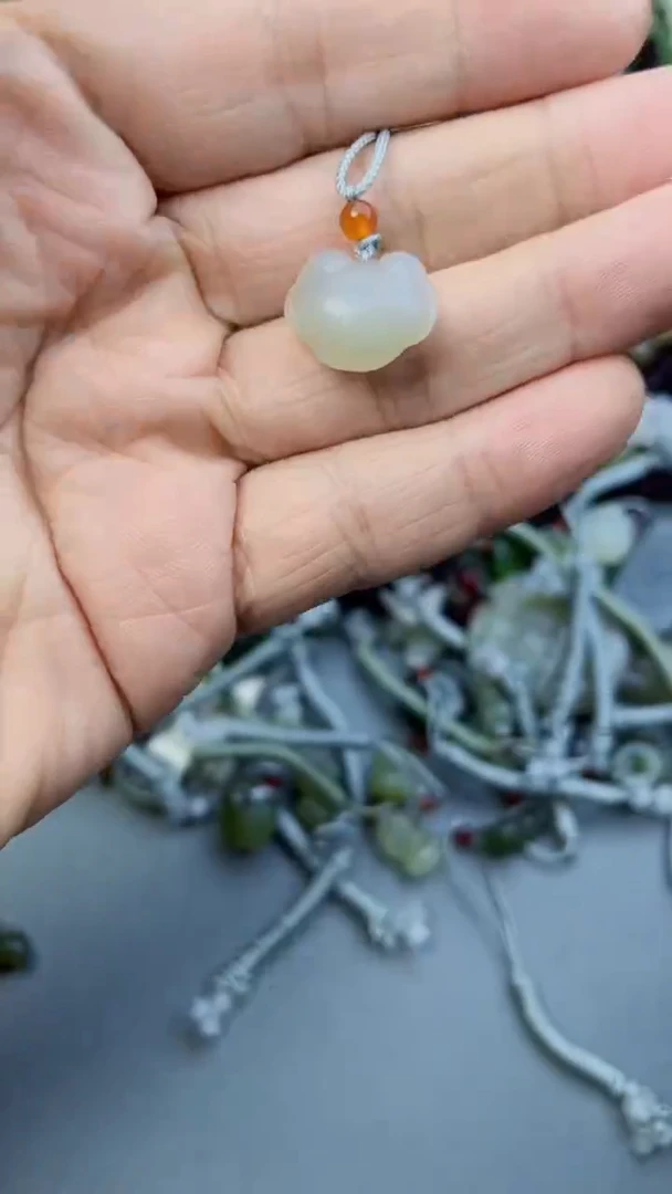 颈饰未镶嵌和田玉多样性发货  拍一发一