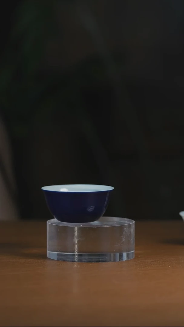 记蓝内绘松竹梅鸡缸杯