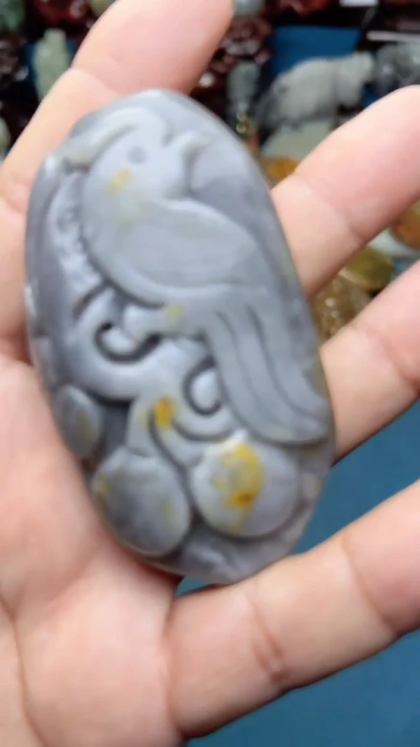 和田玉未镶嵌把件-