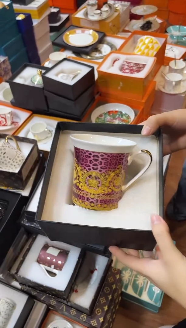 杯鸿辉家品牌瓷器，京东包邮！