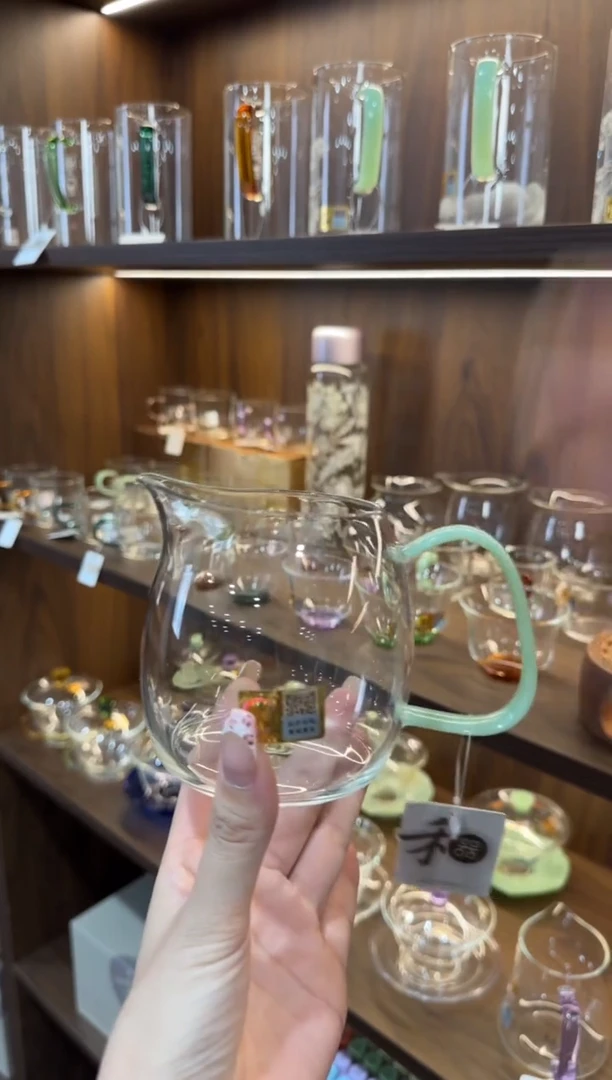 晶彩泰然浅玉色。