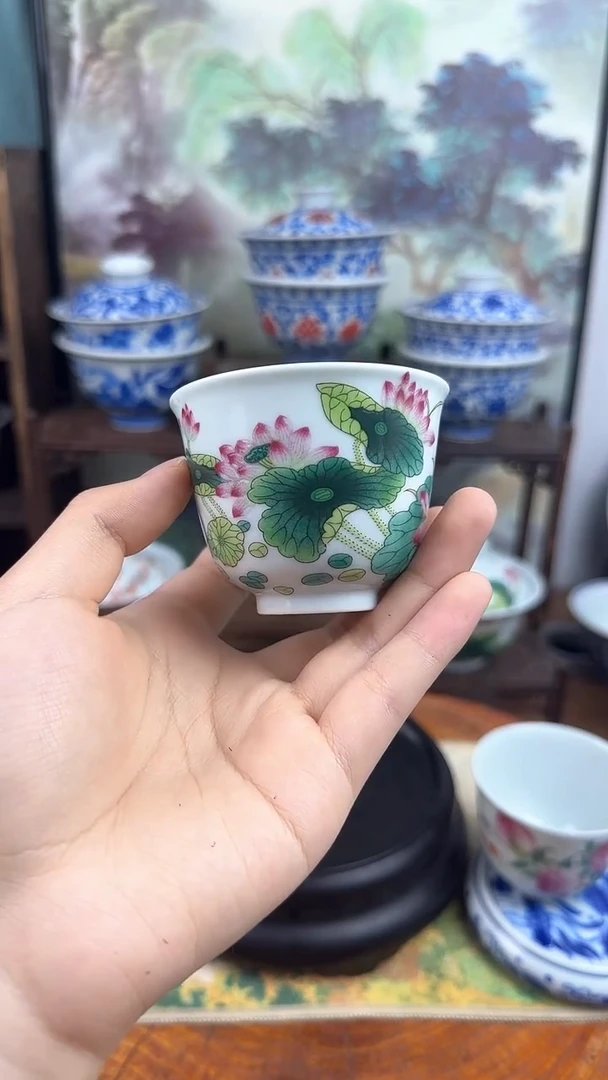 陶瓷粉彩荷花铃铛杯