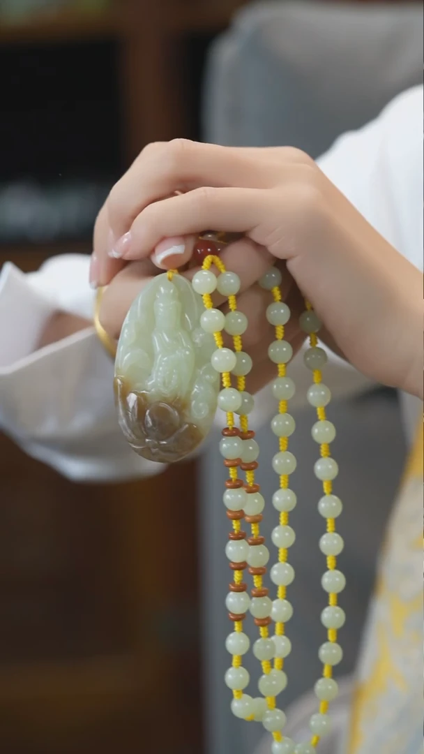颈饰未镶嵌和田玉观音
