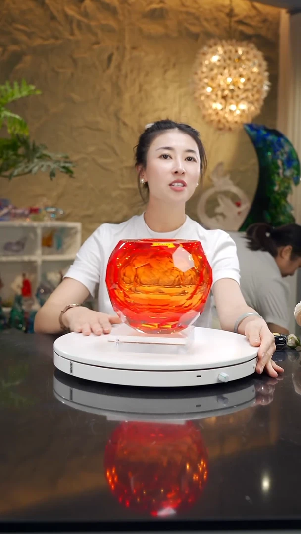 T*宝石红色聚宝盆
