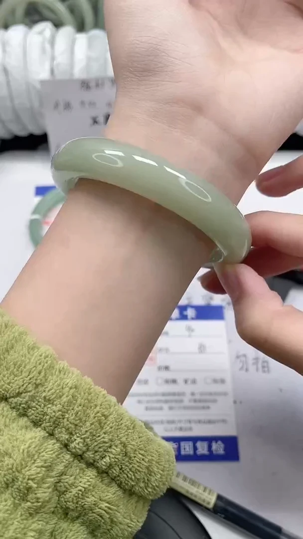 未镶嵌手镯石英质玉90-59/60