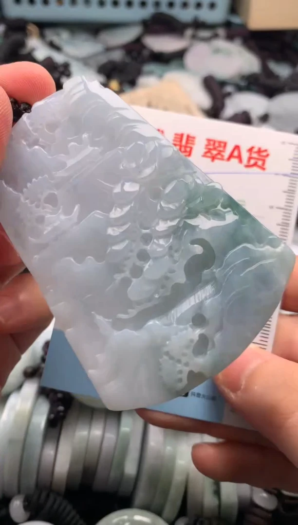 翡翠未镶嵌吊坠(不含链)1