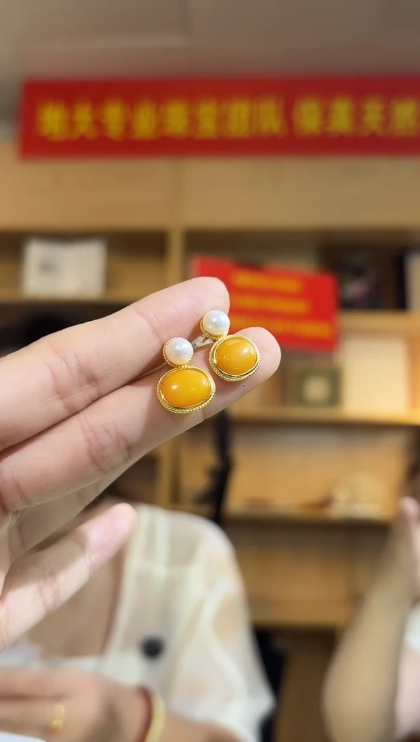 蜜蜡银S925镶嵌耳钉珍珠蜜蜡耳钉