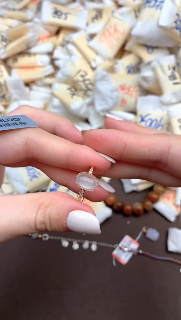 翡翠挂件18K金镶嵌一