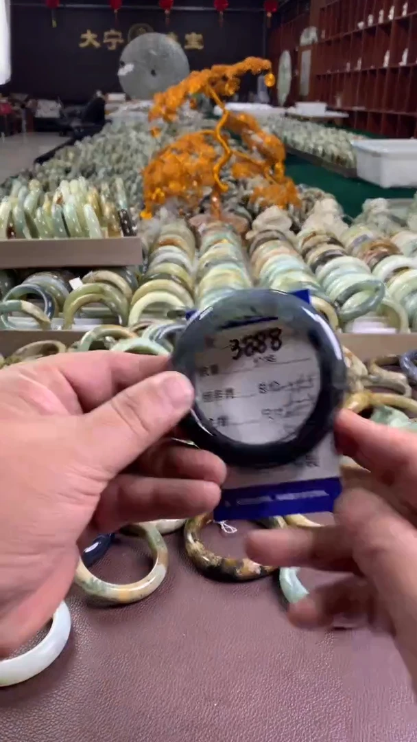 未镶嵌蛇纹石玉手镯3888