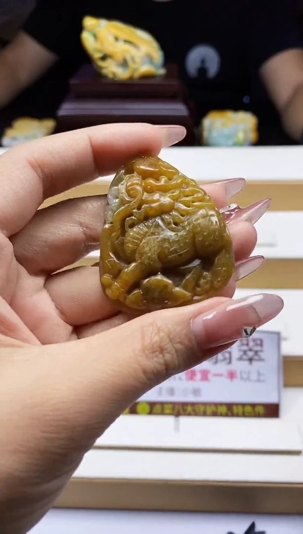 翡翠未镶嵌颈饰翡翠A货