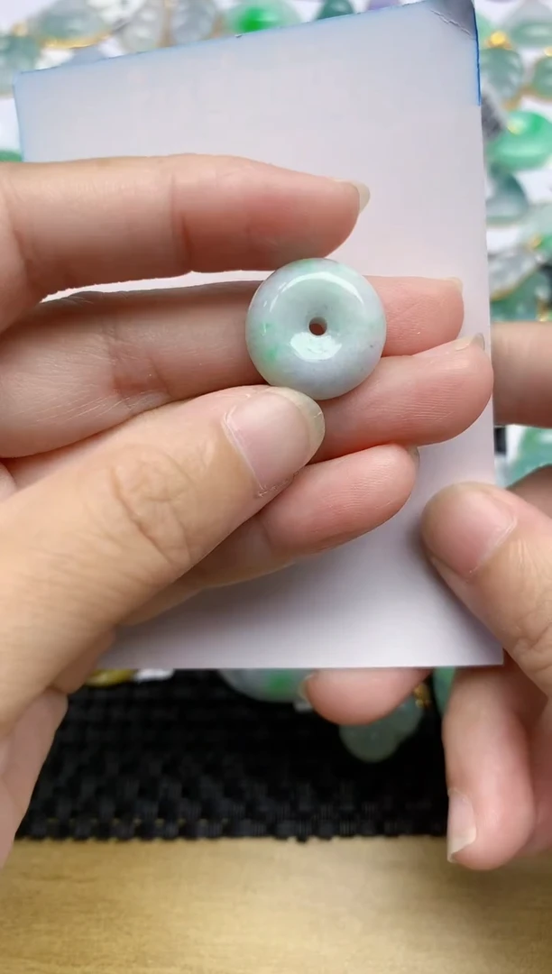 翡翠未镶嵌颈饰天然翡翠A货