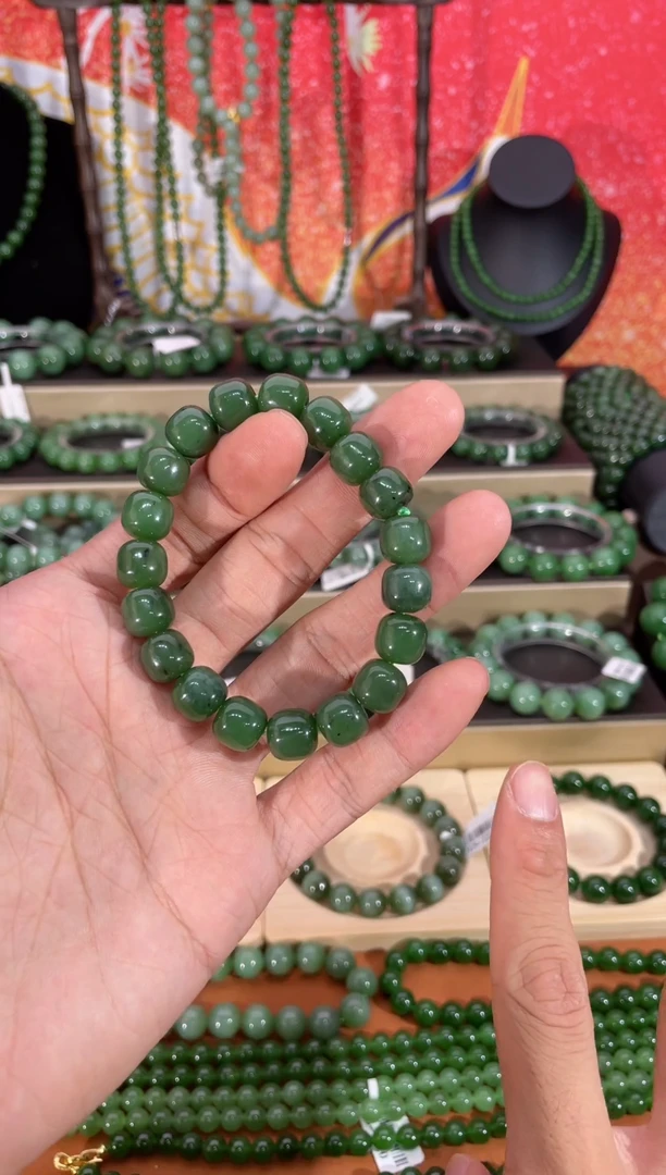 手串未镶嵌和田玉和田玉碧玉手串卡老型珠拍一发一