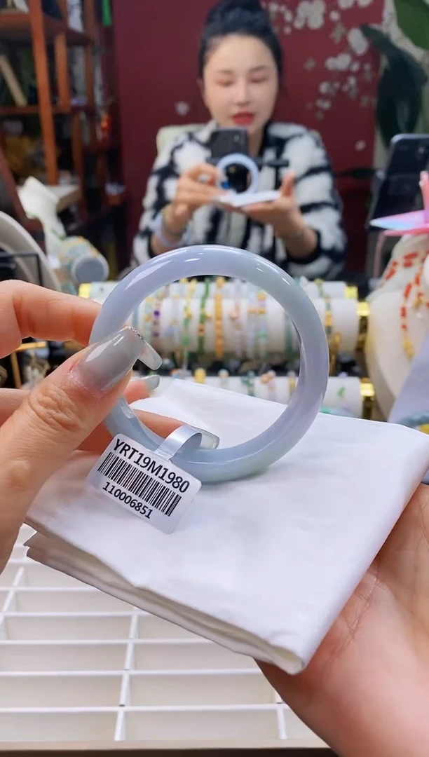 【闪购商品】翡翠手镯未镶嵌32圈口56-58/12.9*7.6