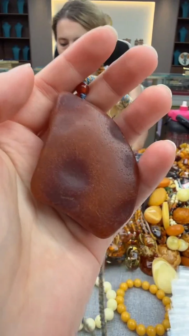琥珀颈饰未镶嵌55秒拍号 假一罚三