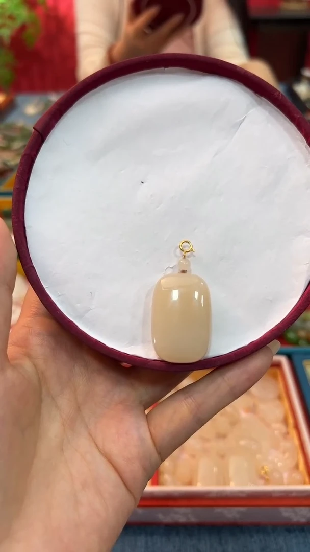 颈饰未镶嵌和田玉林**呢藕粉无事牌