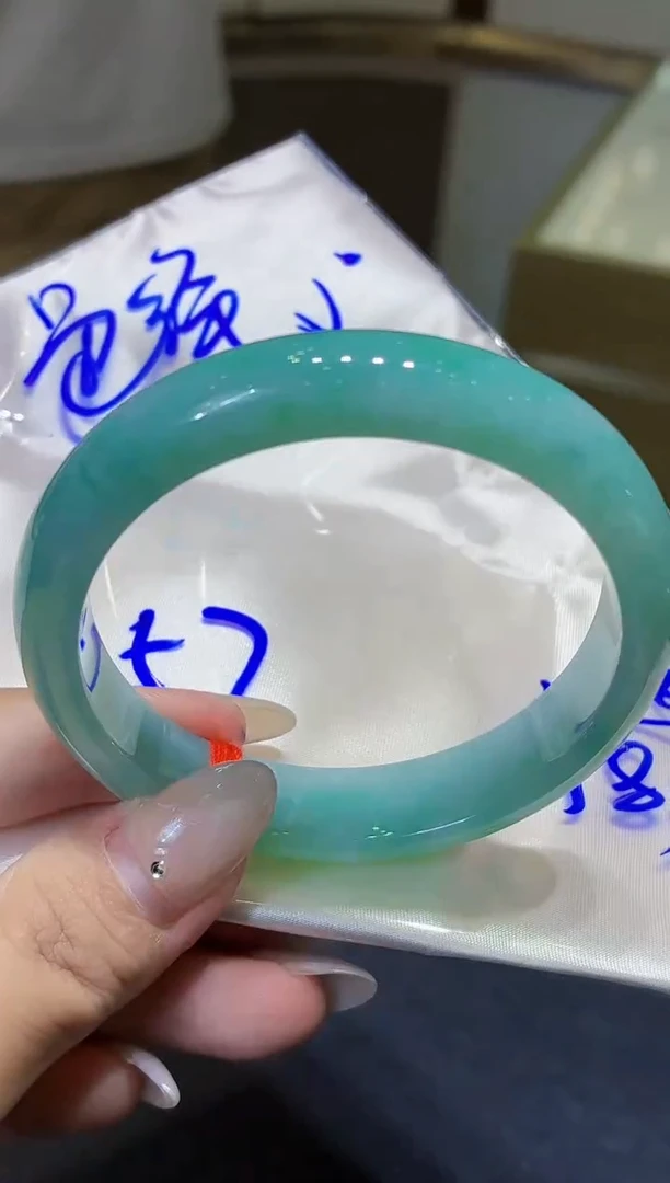 未镶嵌手镯翡翠翡翠手镯