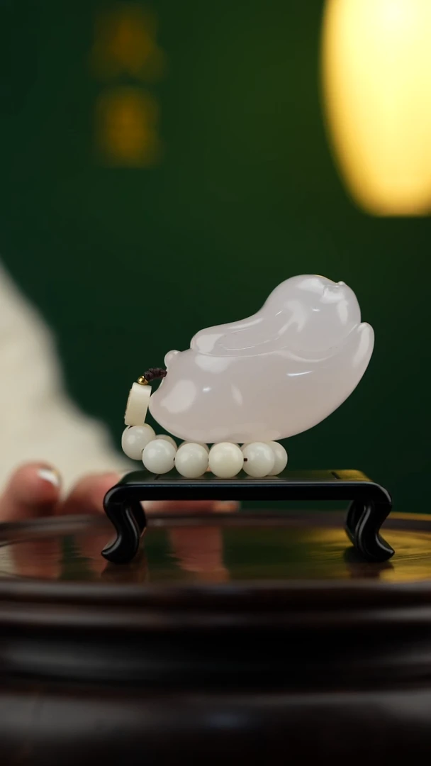 玉【前兔似锦】天然玉石手把件