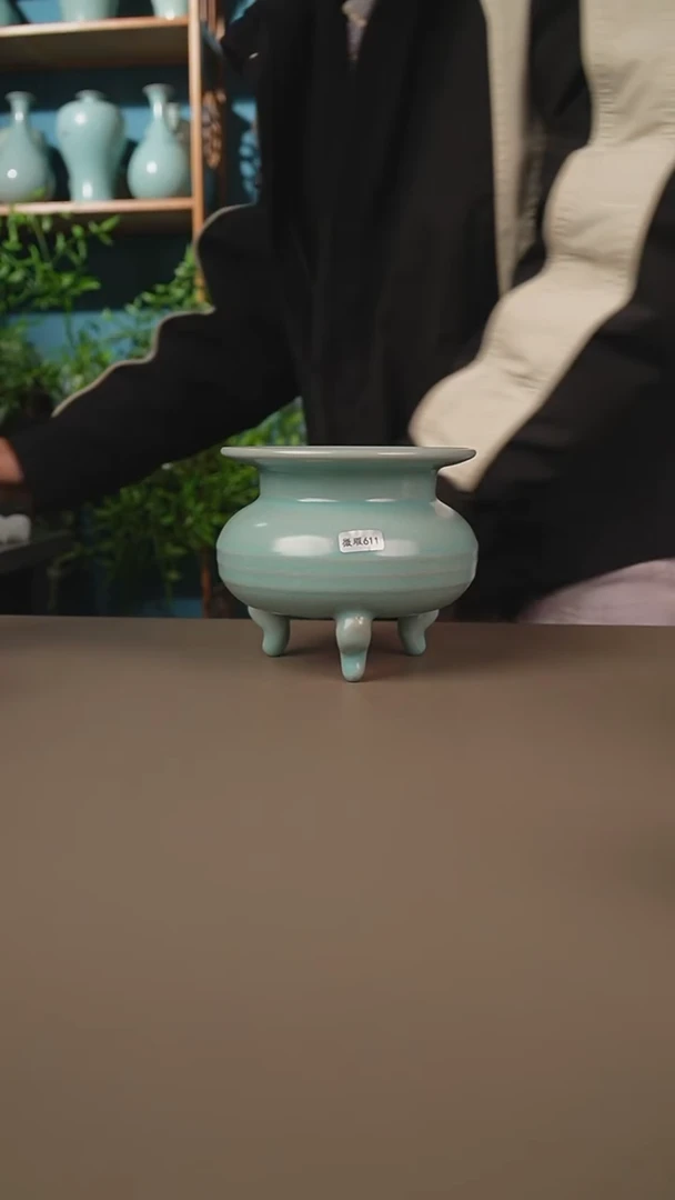 仿古三足炉微暇