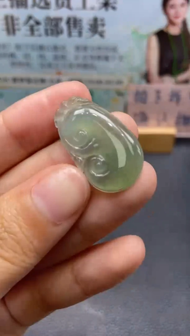 定制翡翠未镶嵌天然翡翠A货369