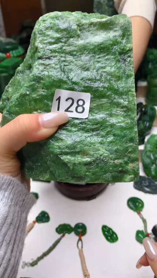 未镶嵌和田玉（碧玉）珠宝半成品1