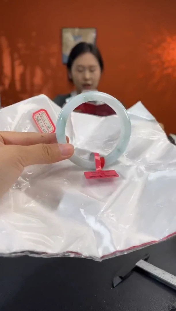 未镶嵌手镯翡翠2