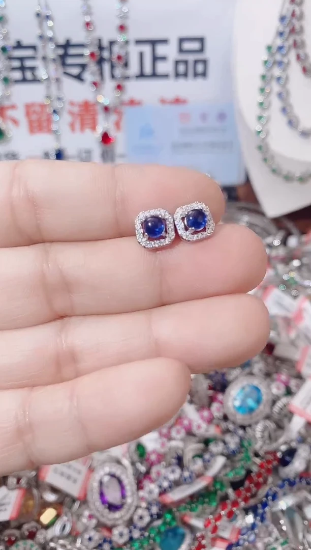 耳饰蓝宝石未镶嵌