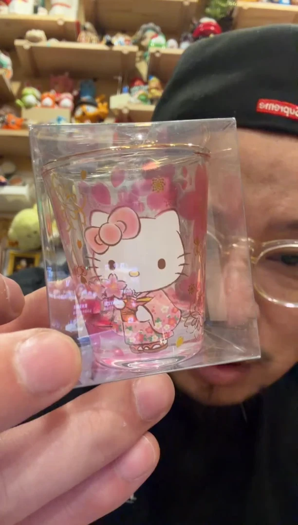 动态1【飘】hellokitty杯子一个