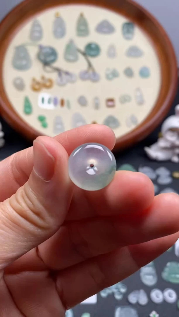 翡翠未镶嵌颈饰冰飘緑扣子/芬