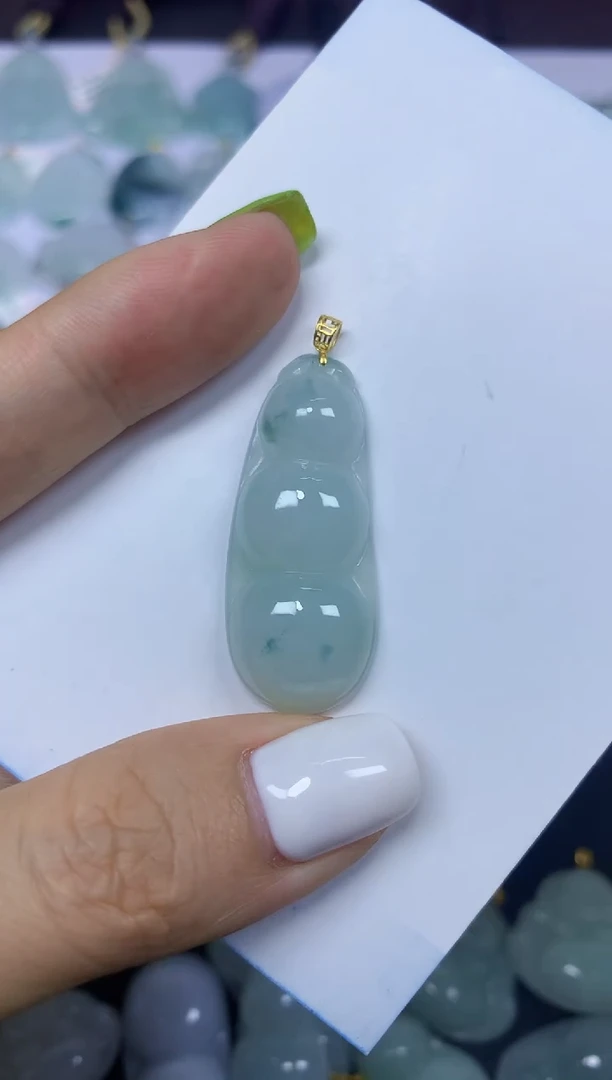 翡翠18K金镶嵌颈饰挂件