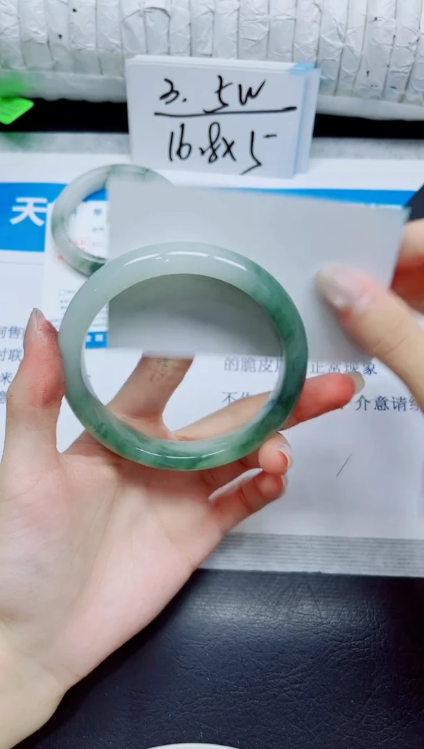 石英质玉手镯未镶嵌292/65