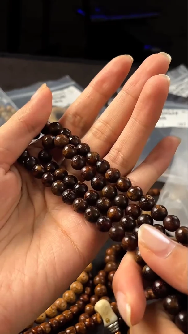 吊坠星月菩提精工级深花皮正圆8长串