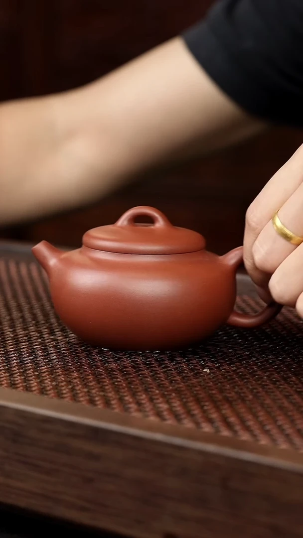 茶壶紫砂红泥圆融{微瑕}