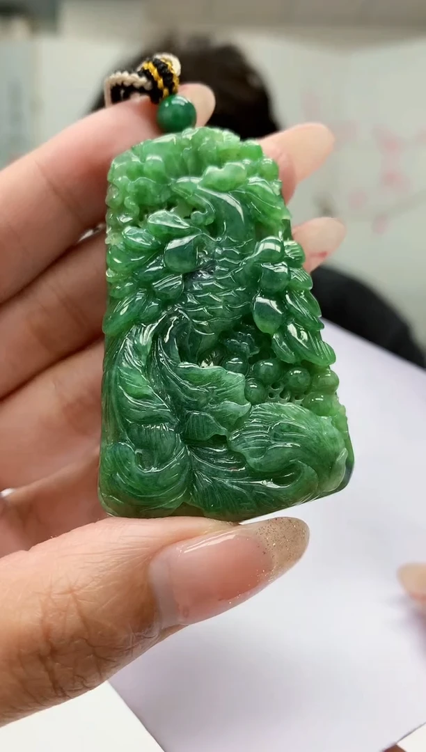 【闪购商品】定制翡翠未镶嵌4688MM-毛货挂件239