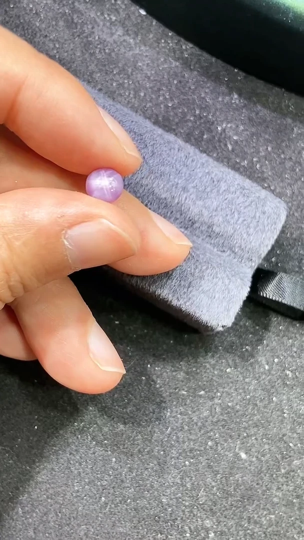 【闪购商品】定制蓝宝石定制未镶嵌无烧星光1.59克拉天然强荧光