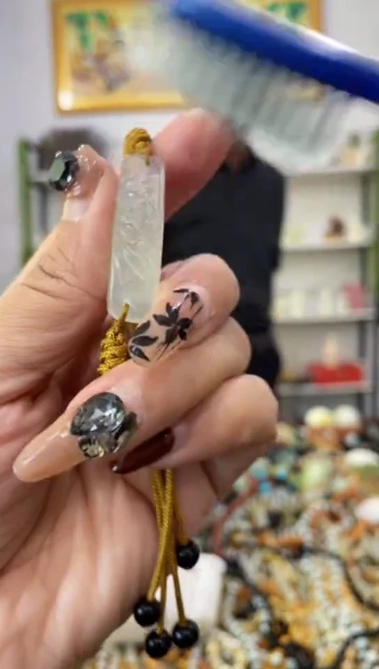 未镶嵌蛇纹石玉挂件