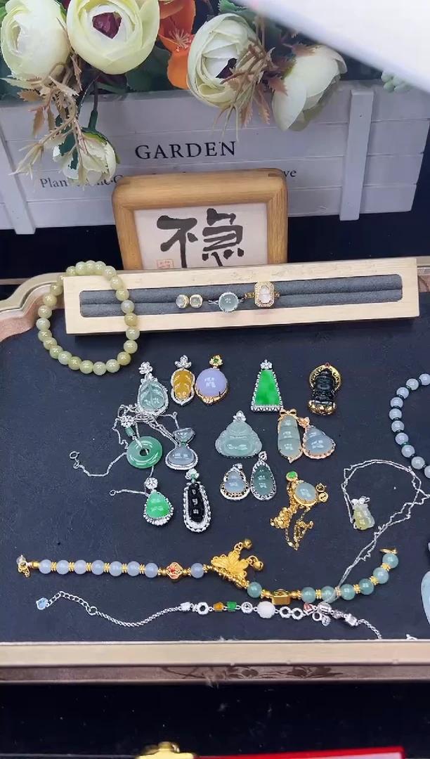 套链18K金镶嵌翡翠勿拍