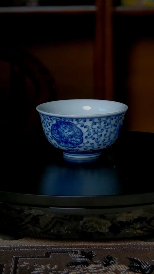 景德镇手工青花一团和气主人杯