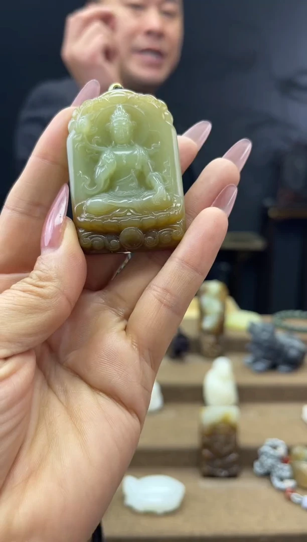 颈饰未镶嵌和田玉1