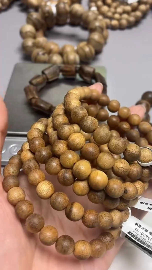 沉香手串菩萨棋圆珠单圈0.9多样性发其一