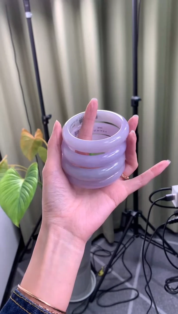 【闪购商品】翡翠手镯未镶嵌翡翠手镯 展示链接