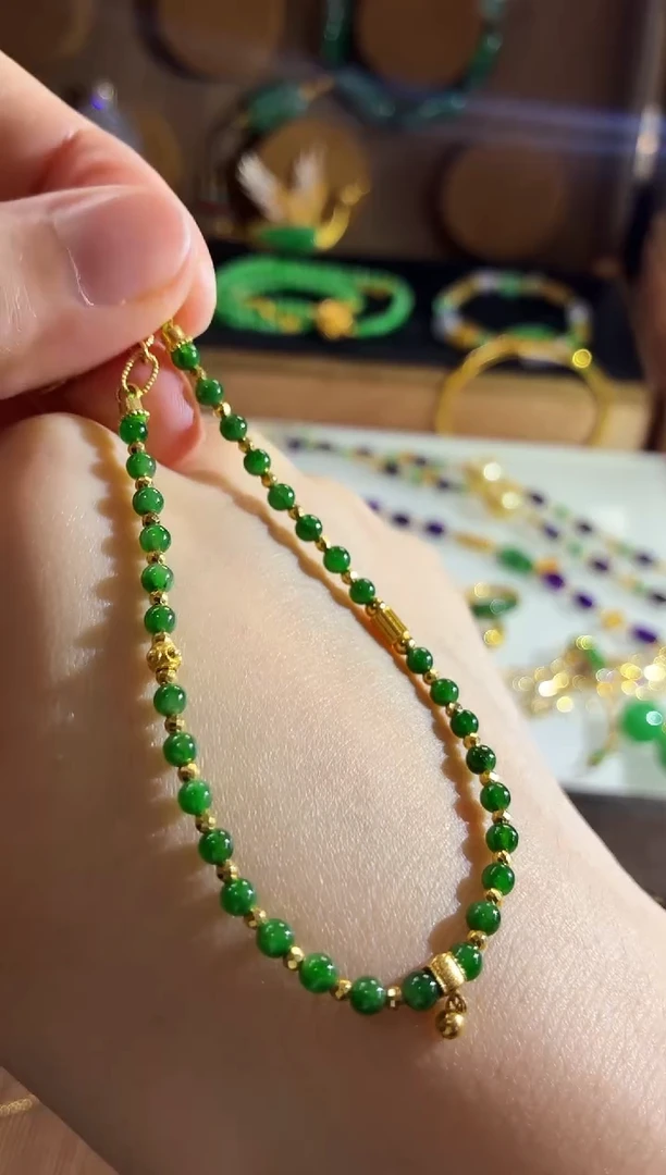 18K金镶嵌手链翡翠手饰