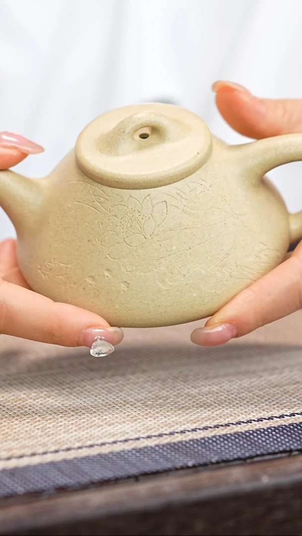 茶壶紫砂本山绿泥  刻绘子冶石瓢