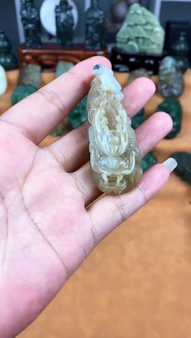颈饰未镶嵌和田玉1