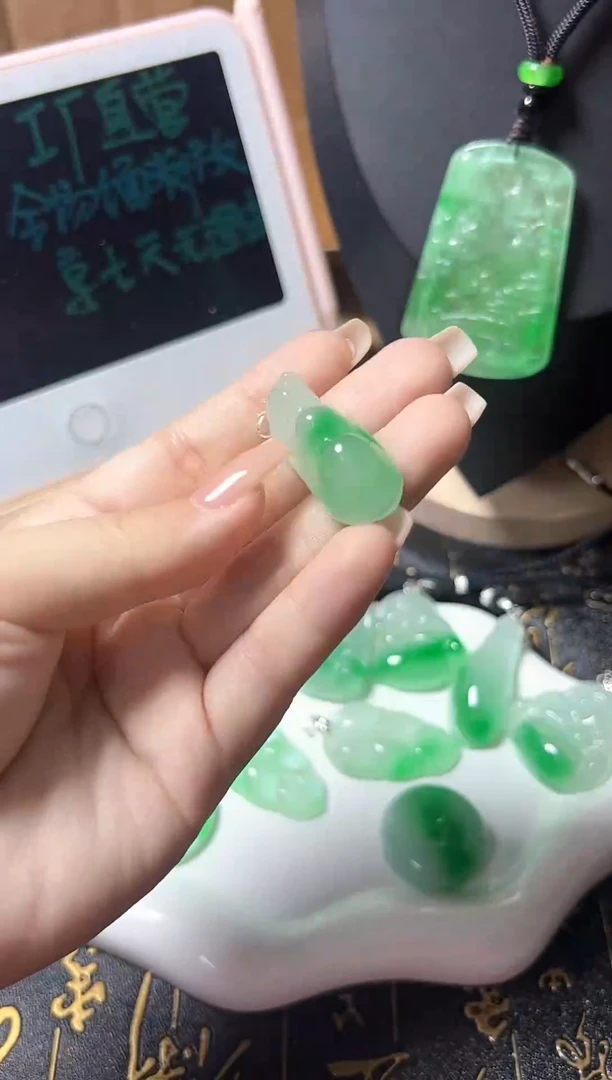 颈饰未镶嵌翡翠所见即所得，一图一物