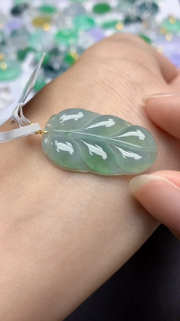 翡翠18K金镶嵌颈饰天然缅甸a货翡翠百元以上9元证书费自理