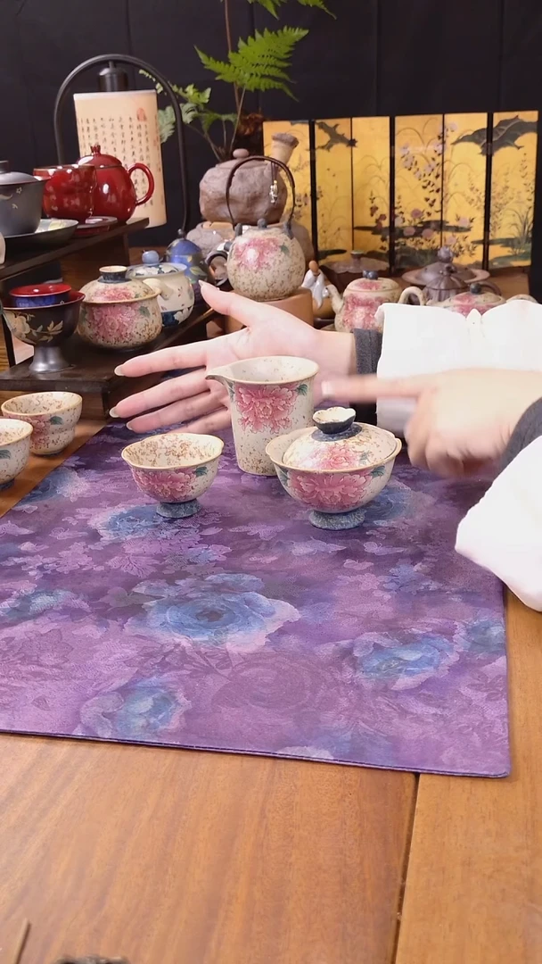 青花火石红焦糖釉牡丹三件套